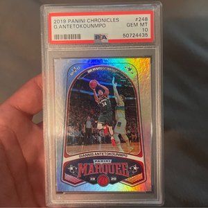 PSA 10 2019 Panini Chronicles Giannis